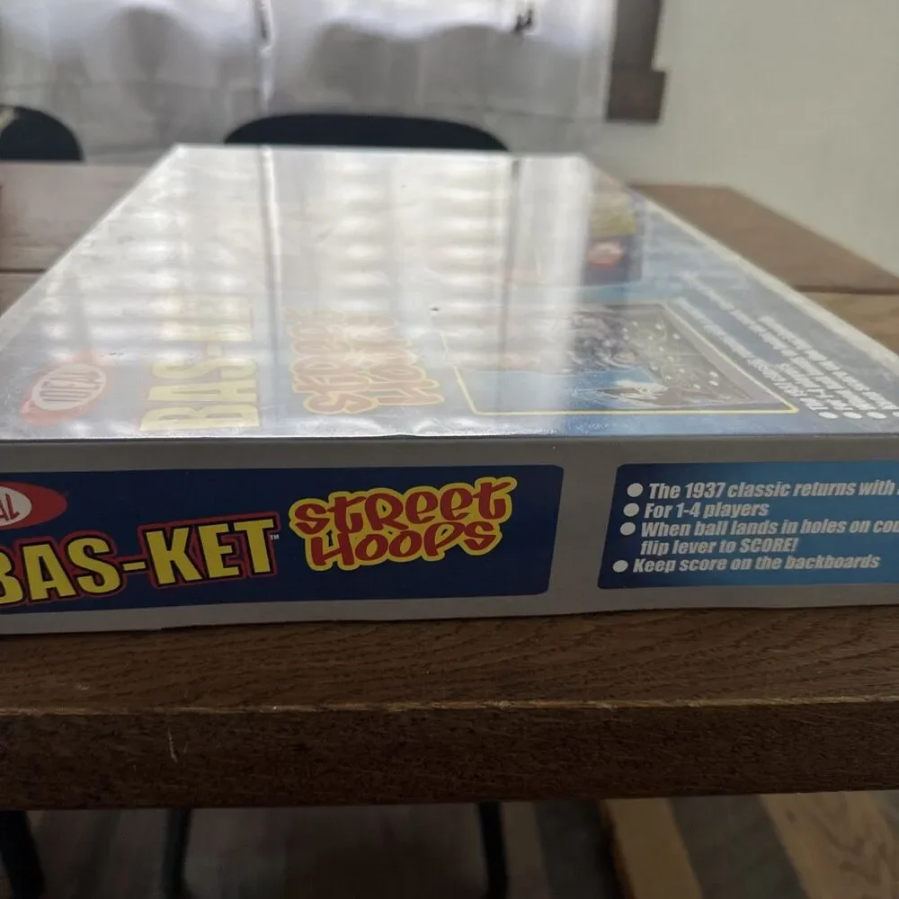 Bas-ket Street Hoops New Sealed